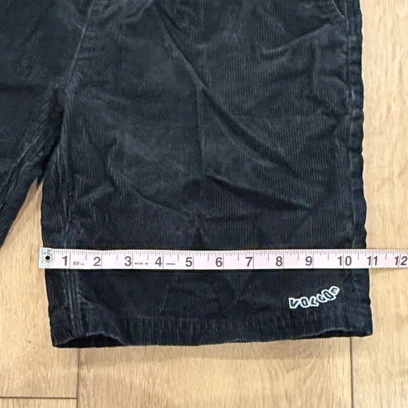 Volcom XL- 14Y Black Corduroy Athletic Shorts - Picture 6 of 8
